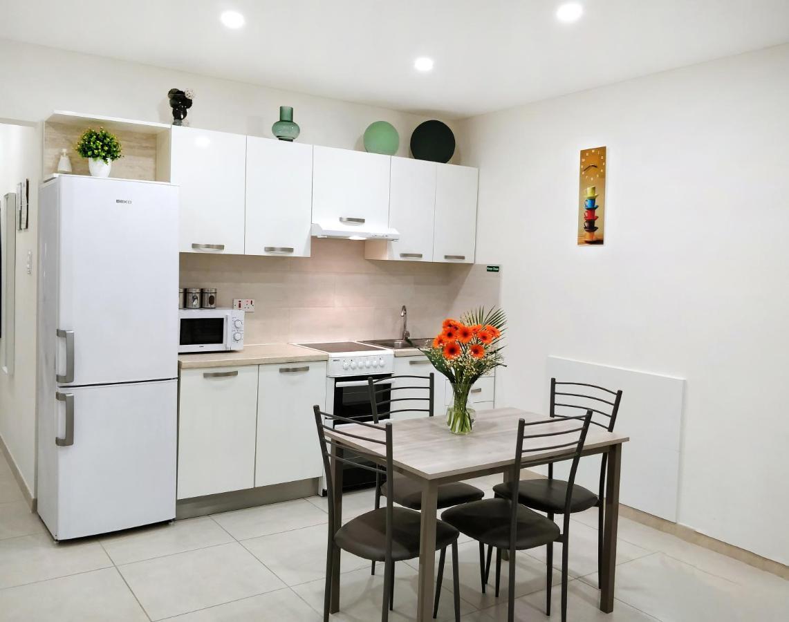 Central Rooms - Near Valletta & Sliema - Best Bus Lines Hamrun المظهر الخارجي الصورة